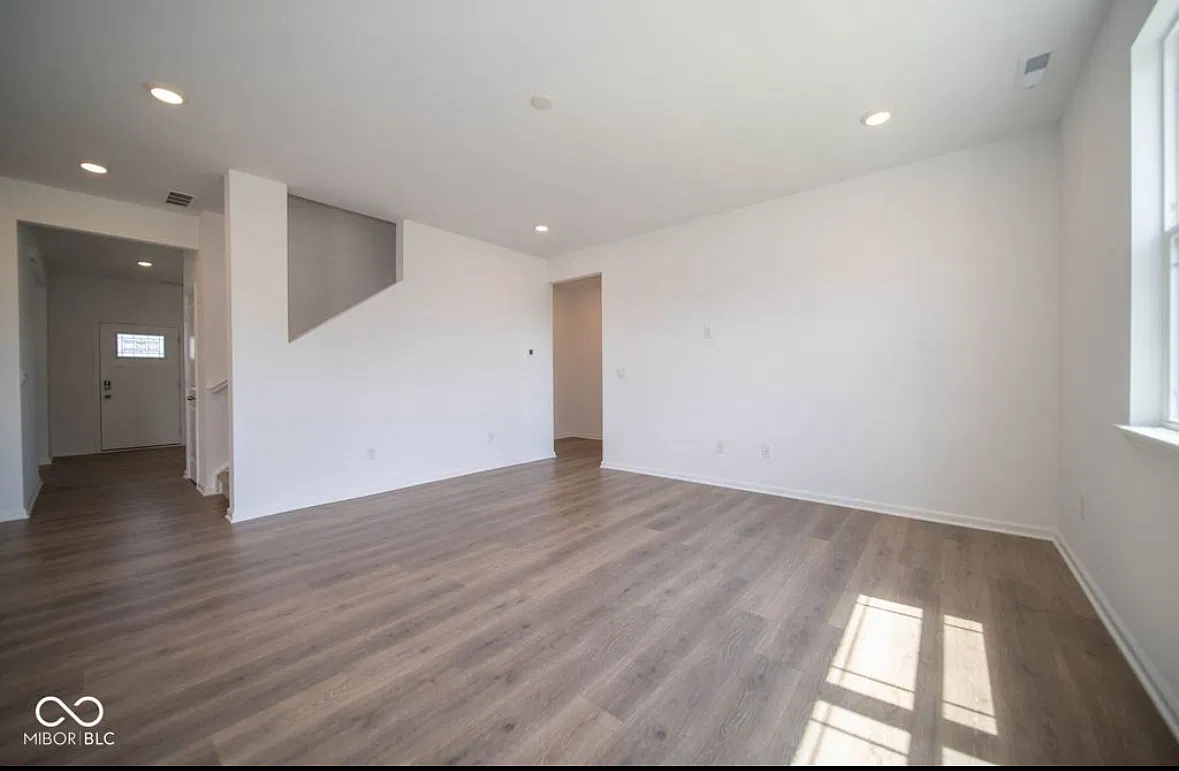 9129 Blue Hill St — Photo 1