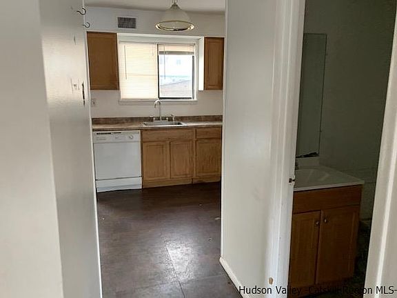 4th image of 64 Sunny Brook Cir