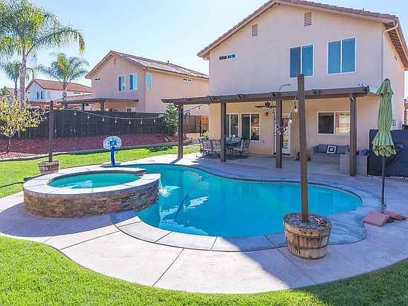 4th image of 22130 Country Hills Dr