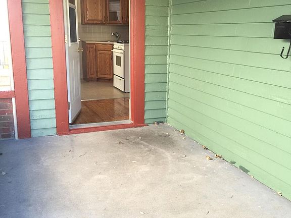 2nd image of 1115 Laurel St APT F