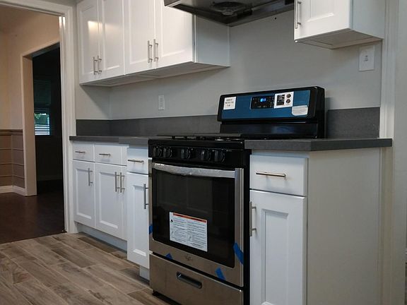 2nd image of 515 Russell Ave