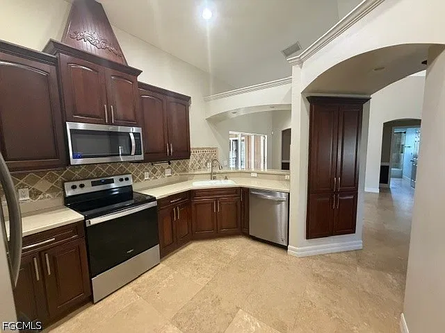 3 bed, 2.0 bath, 1398 sqft, $2,200 — Photo 2