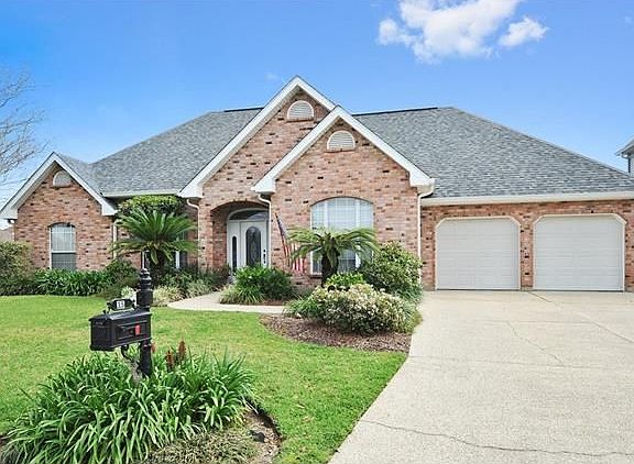 2nd image of 35 Burleigh Ct N