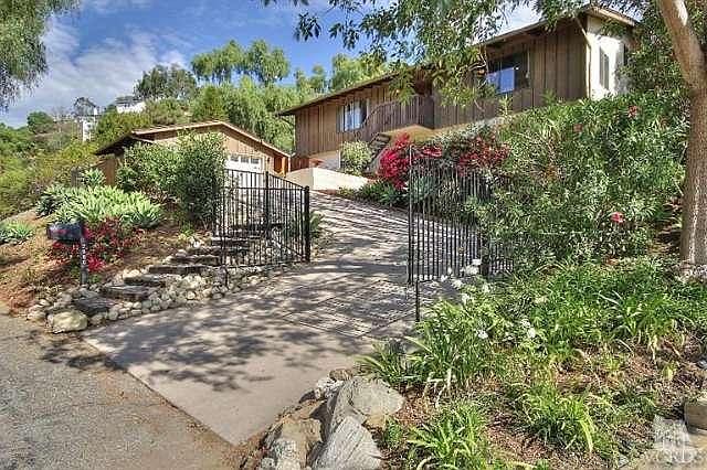 1st image of 2985 Glen Albyn Dr