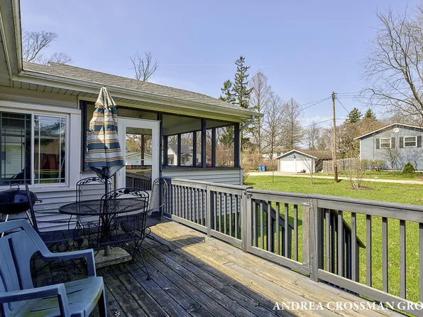658 Allegan St, Saugatuck, MI 49453