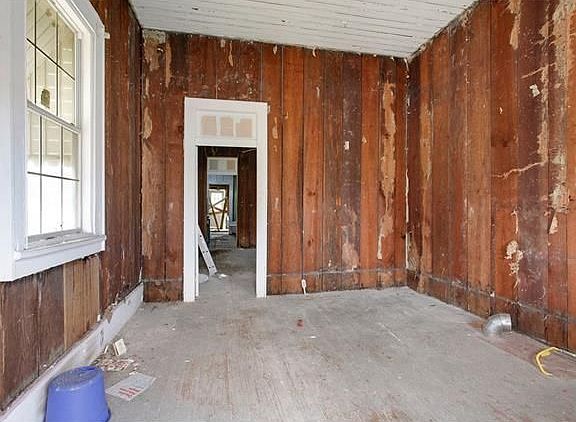2nd image of 2400 Valence St
