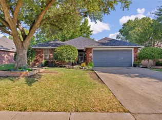 351 Meador Ln, Burleson, TX 76028