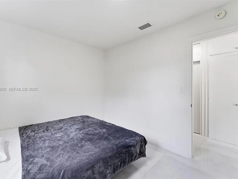 251 N 71st Ave — Photo 16