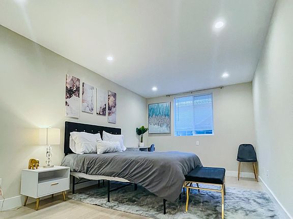 3rd image of 1537 Revere Ave #1537B