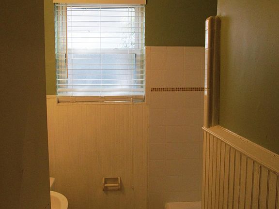 4th image of 2142 College St APT 2