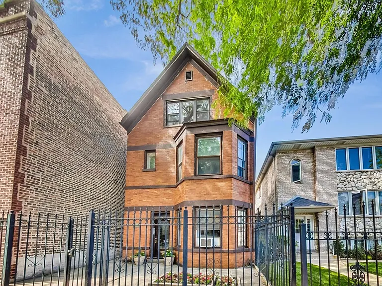 2554 W Winnemac Ave #3 — Photo 11