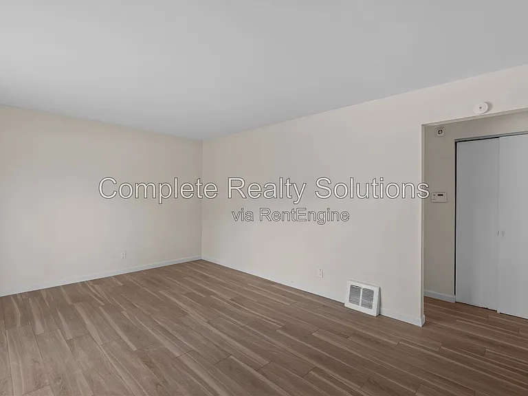 5661 Bermuda Dr — Photo 17