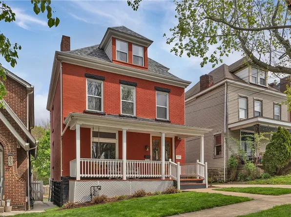 365 Pennsylvania Ave, Oakmont, PA 15139