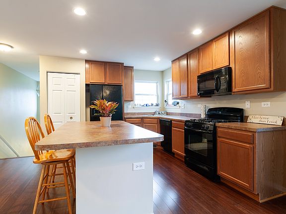 3rd image of 1275 Waverly Dr