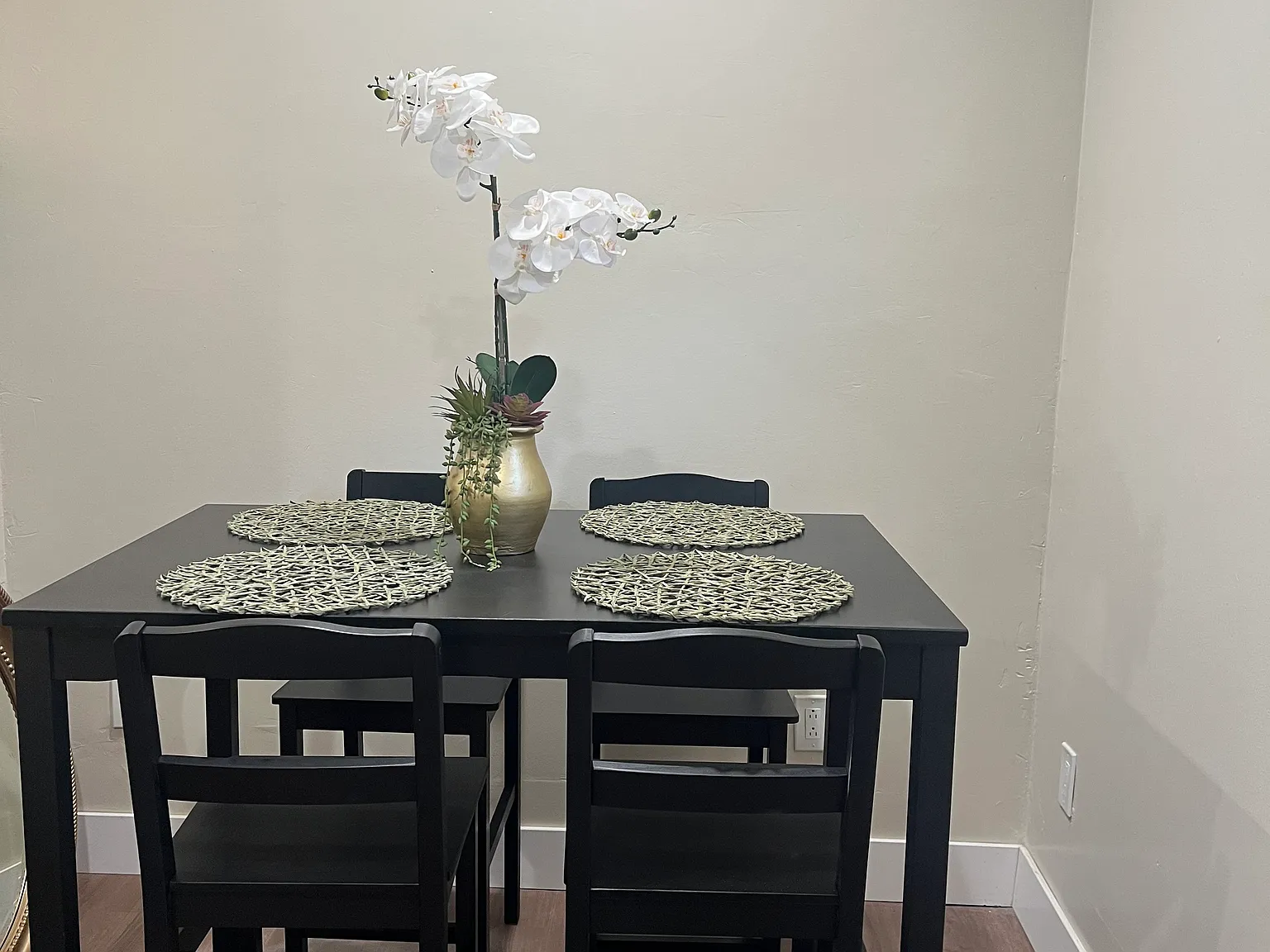 1 bed, 588 sqft, $2,400 — Photo 2