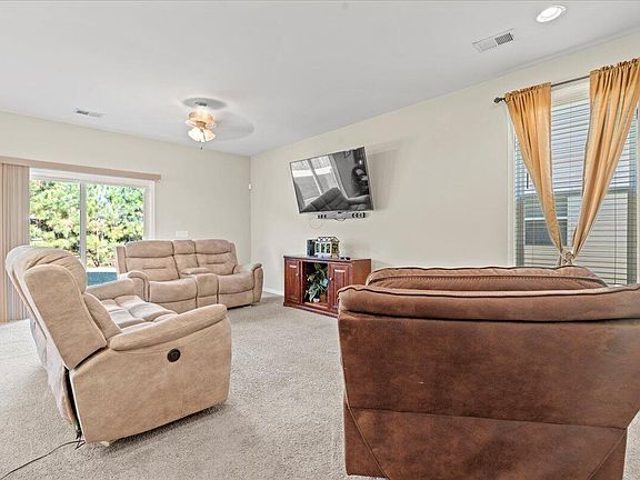 5th image of 272 Claudia Drive