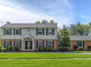 1268 Montaigne Dr, Saint Louis, MO 63131