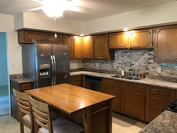 3rd image of 307 E Highland Ave