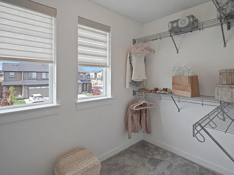 2376 NE Victor Pl — Photo 35
