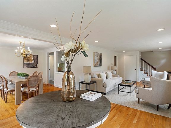 4th image of 77 Ridge St #9