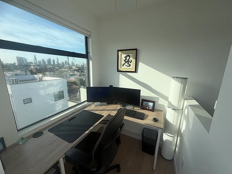 Bonus office on the top deck.