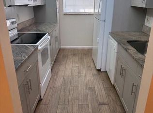 4900 Biscayne Dr APT 12, Naples, FL 34112