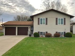 1710 6th Ave NE, Jamestown, ND 58401