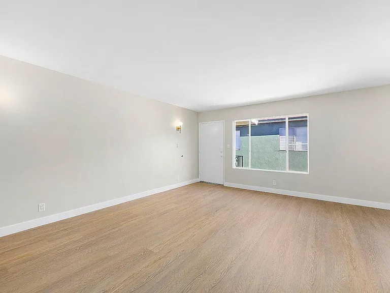 3020 E 3rd St #9 — Photo 13
