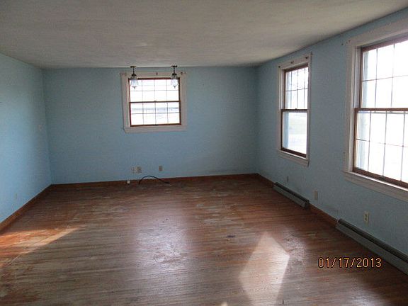 3rd image of 1064 Brookdale Dr