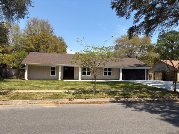 7371 Baywoods Ln, Pensacola, FL 32504