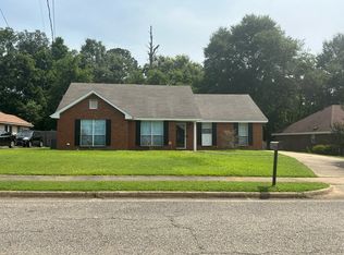 6337 Sycamore Dr, Montgomery, AL 36117