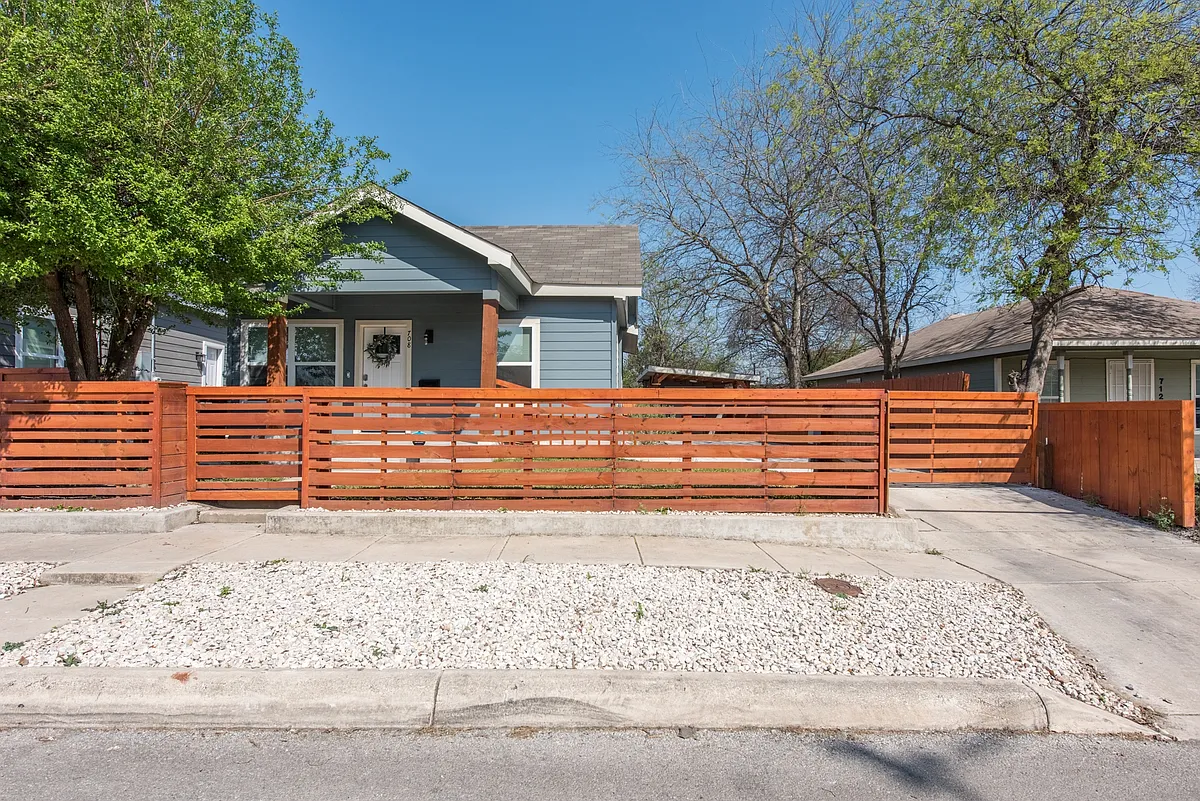 Building Photo - 708 S Olive St
