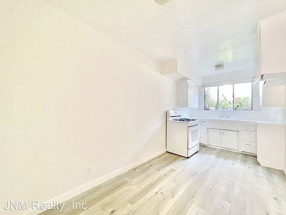 4th image of 3950 W 5th St #3