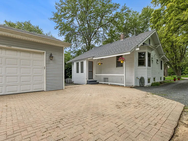255 Happ Rd — Photo 31