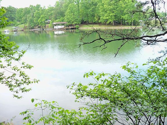 5th image of 301 Oakpark Dr