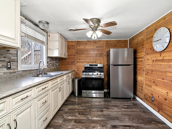 2nd image of 287 Belle Aire Ave