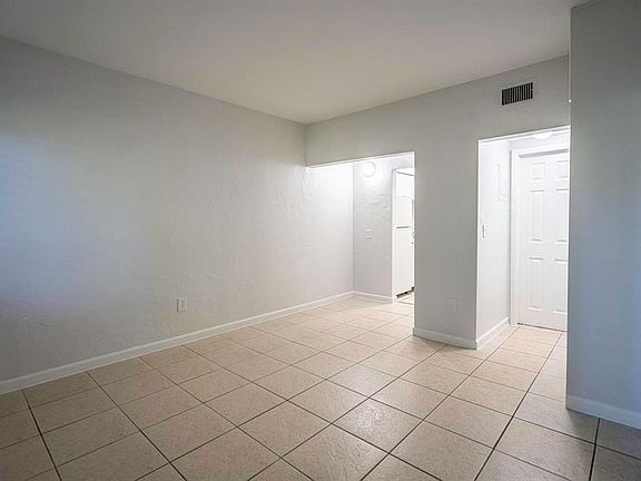 5th image of 650 72nd St Unit 15-650-15