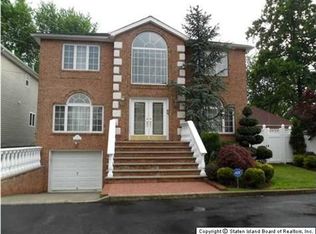31 Joshua Ct, Staten Island, NY 10306