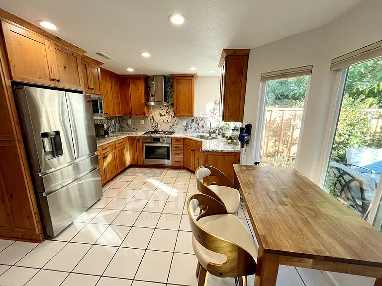 980 Springview Cir — Photo 7