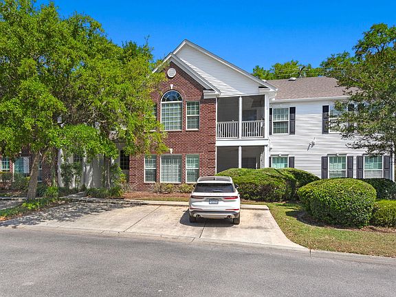 2nd image of 165 Golfview Ln