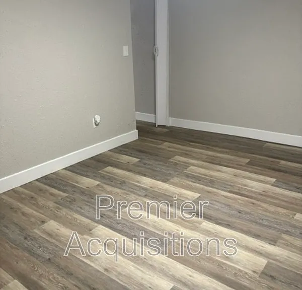 702 Biltmore Blvd #2 — Photo 4