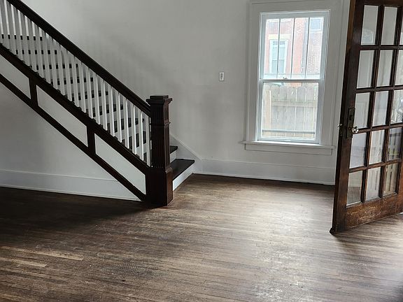 2nd image of 333 E 8th St