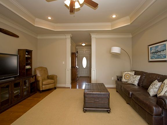 4th image of 7509 Glenn Hills Dr