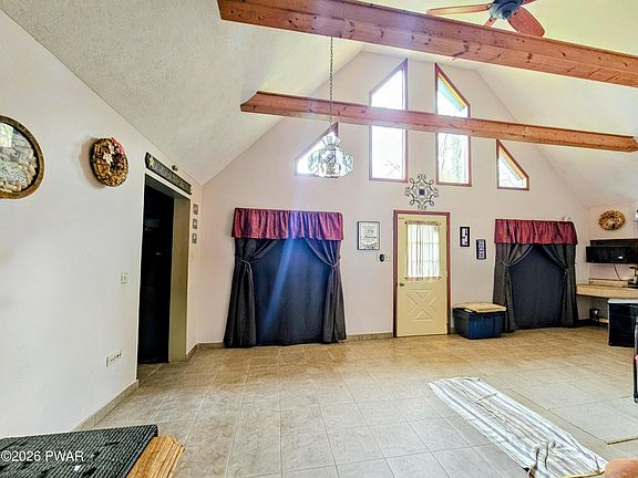 4th image of 131 Lincoln Green Ln