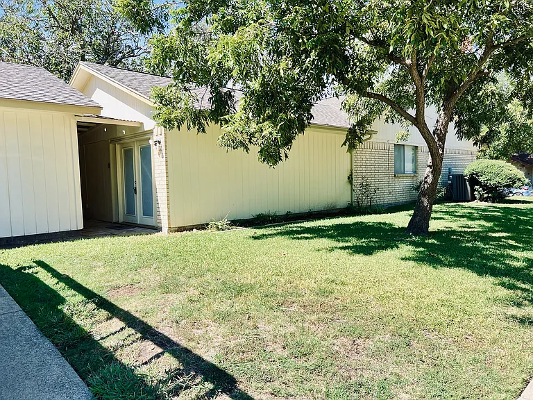 2102 Richwood Dr — Photo 28