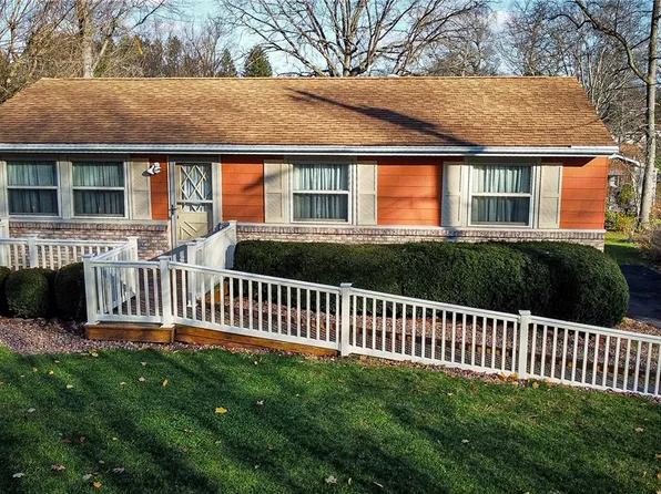 123 Avon Dr, Butler, PA 16001