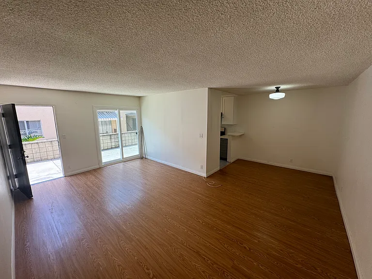 8437 Blackburn Ave #3 — Photo 4