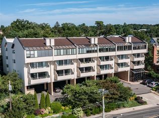 372 Main St APT 105, Port Washington, NY 11050