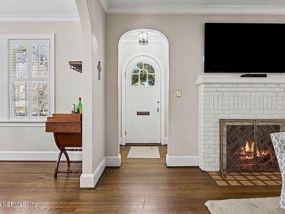 3rd image of 2736 SOUTHWOOD Lane