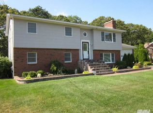 37 Saint Marys Dr, Riverhead, NY 11901